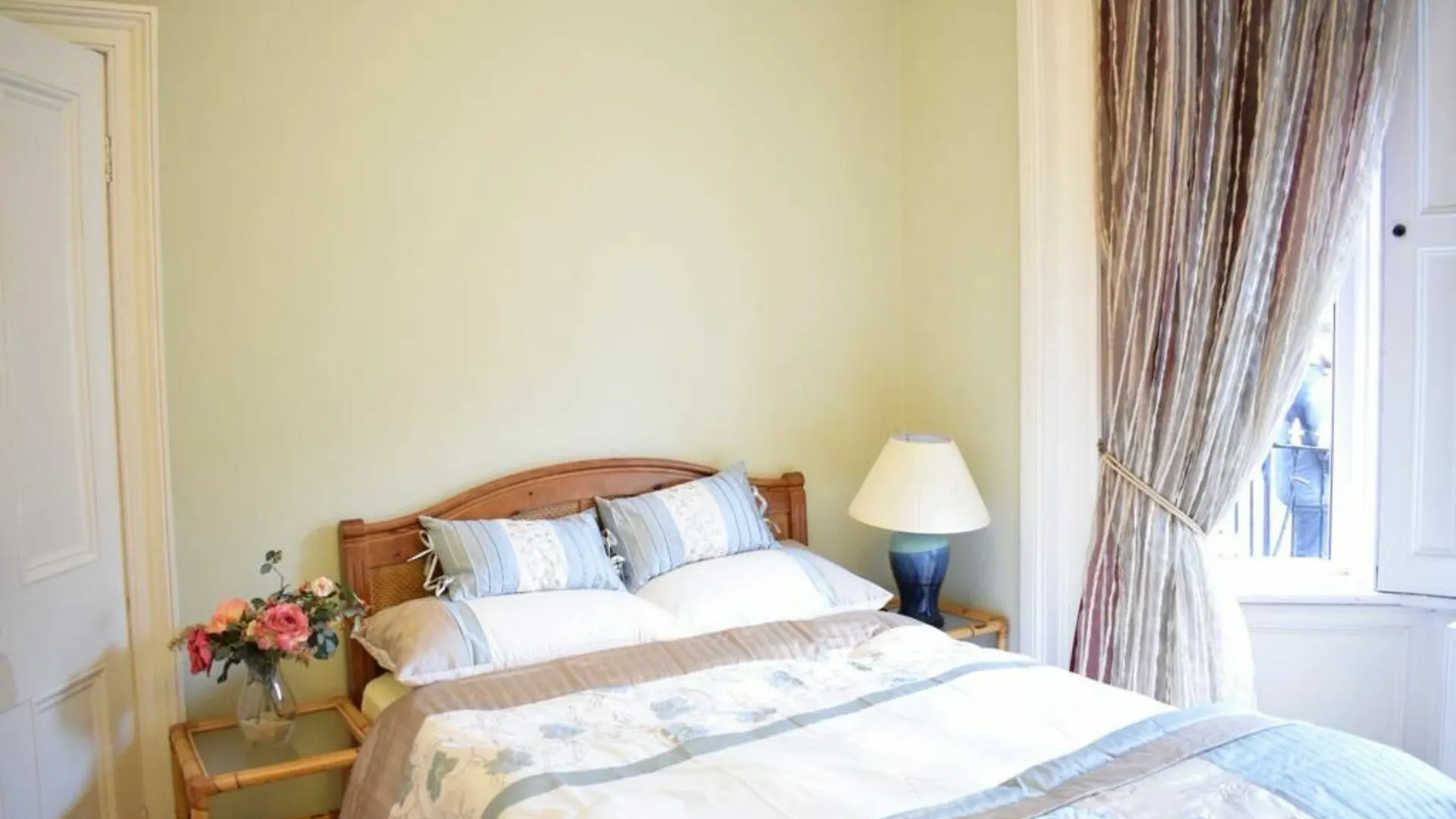 5 Bedroom House In Drumcondra Sleeps 10 Dublín Apartamento