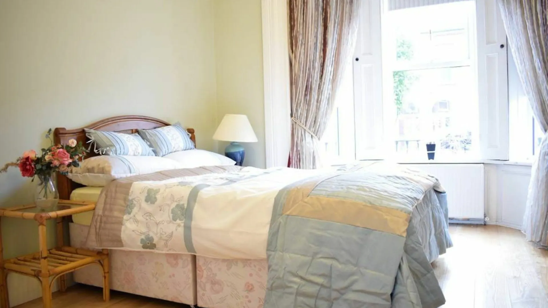 5 Bedroom House In Drumcondra Sleeps 10 Dublín Apartamento